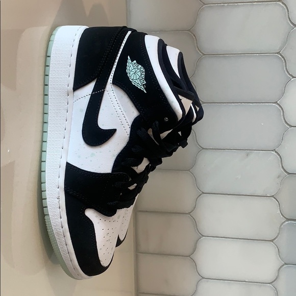 jordan 1 mid white black teal